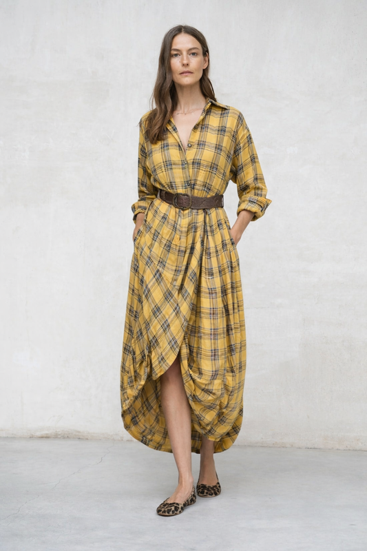 Abril | Vestido camisero a cuadros con cinturón