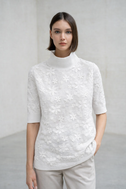 Isabela | Blusa de encaje con cuello alto