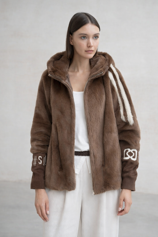 Camila | Chaqueta de pelo con capucha