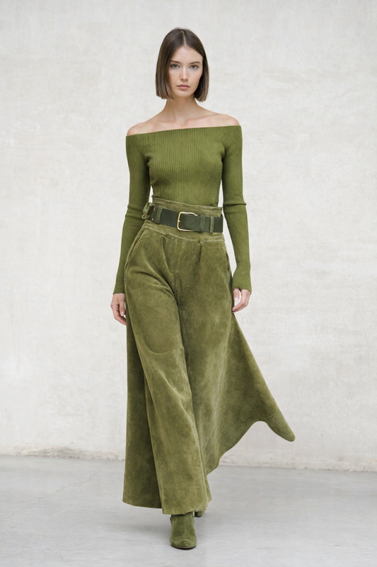 Silvia | Conjuntocon top y falda de ante