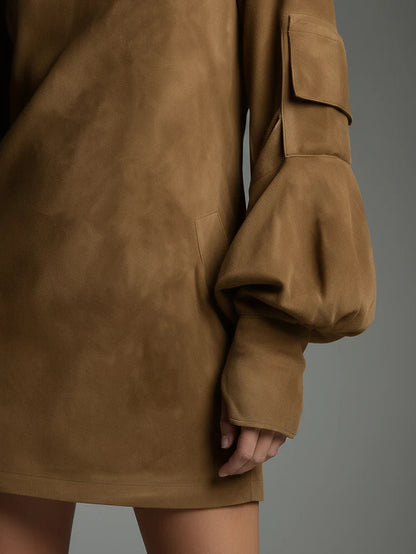 Beli ║ Minivestido holgado de ante con cuello alto