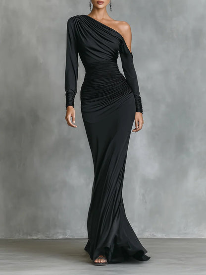 Célina™ | Vestido maxi satinado de un solo hombro en negro
